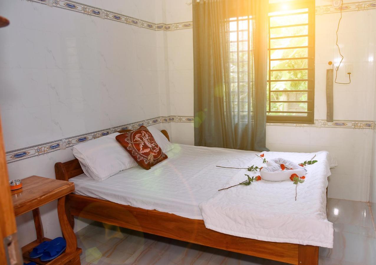 Nha Nghi Hoa Muoi Gio Hotel Tan Tao Buitenkant foto