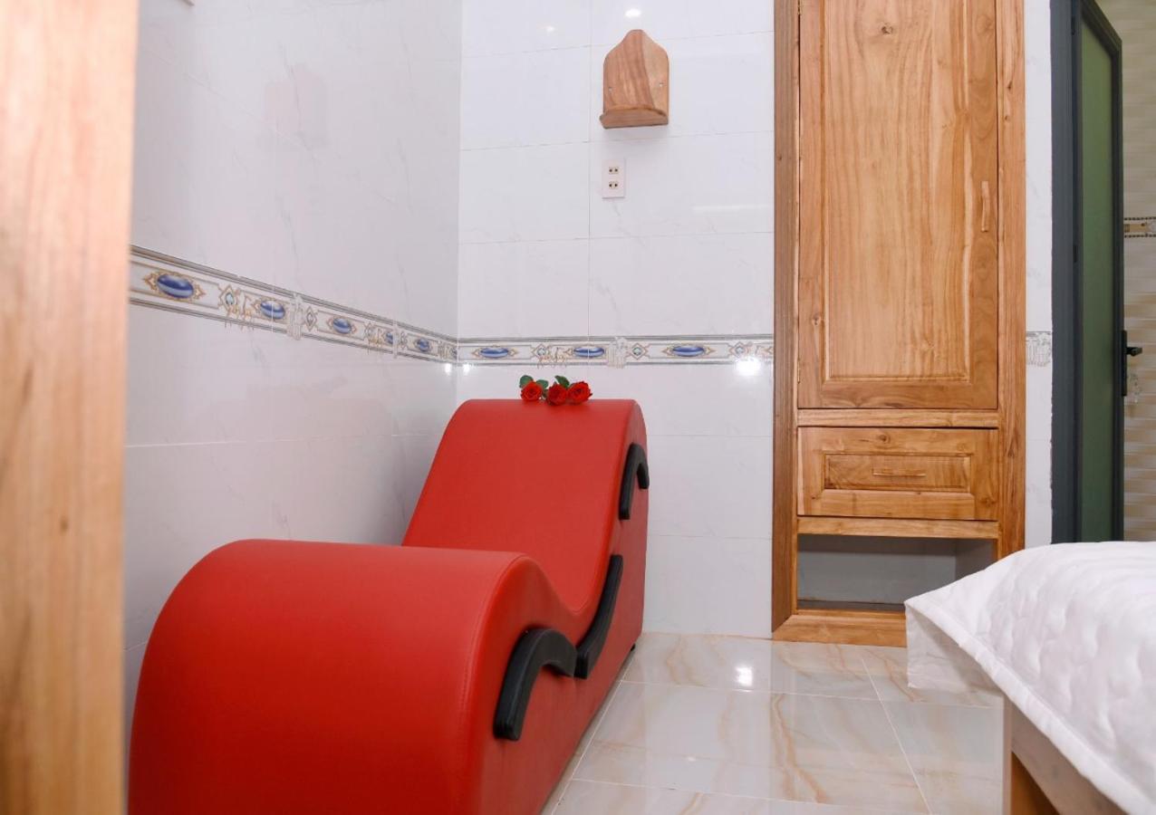 Nha Nghi Hoa Muoi Gio Hotel Tan Tao Buitenkant foto